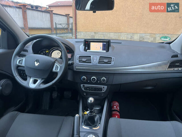 Серый Рено Меган, объемом двигателя 1.5 л и пробегом 210 тыс. км за 8300 $, фото 28 на Automoto.ua