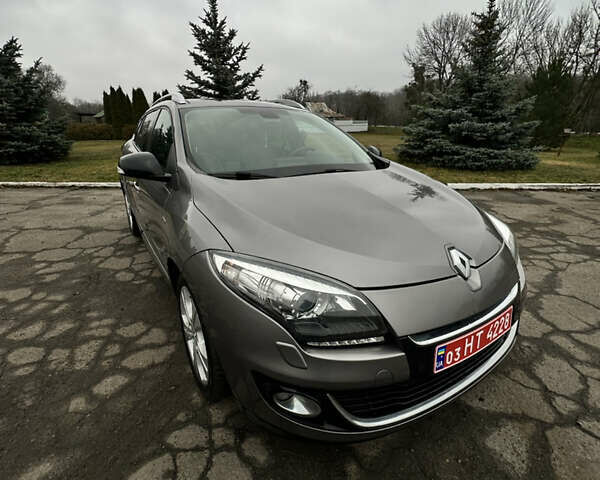 Серый Рено Меган, объемом двигателя 1.5 л и пробегом 229 тыс. км за 9200 $, фото 2 на Automoto.ua