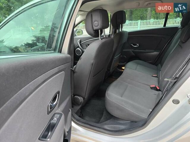 Серый Рено Меган, объемом двигателя 1.46 л и пробегом 195 тыс. км за 8500 $, фото 33 на Automoto.ua