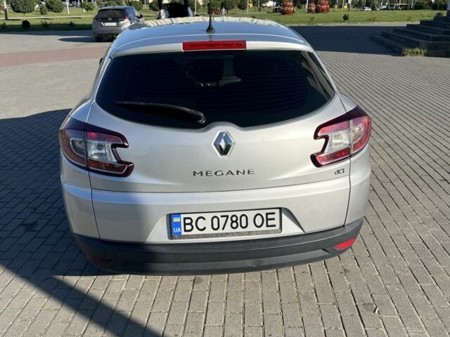 Серый Рено Меган, объемом двигателя 1.5 л и пробегом 245 тыс. км за 6400 $, фото 4 на Automoto.ua