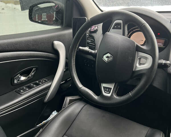 Серый Рено Меган, объемом двигателя 1.46 л и пробегом 270 тыс. км за 8500 $, фото 15 на Automoto.ua