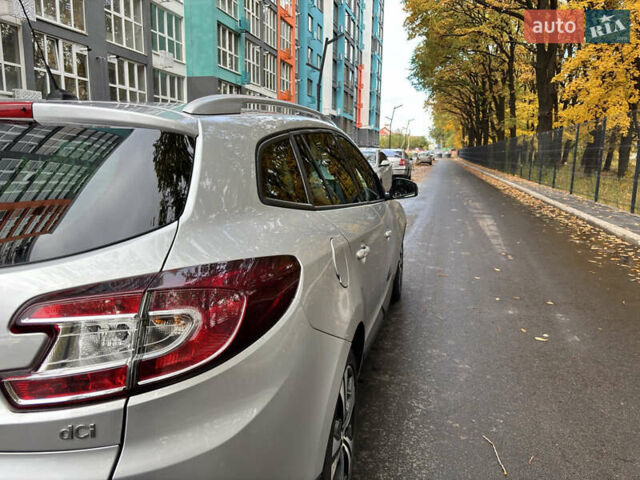 Рено Меган 2012 в Чернигове на Automoto.ua Серый Рено Меган, объемом двигателя 1.5 л и пробегом 218 тыс. км за 8500 $, фото 7 на Automoto.ua