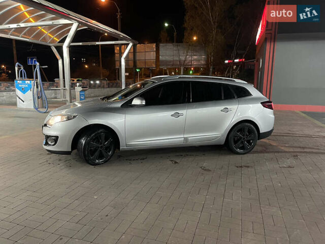 Серый Рено Меган, объемом двигателя 1.5 л и пробегом 222 тыс. км за 9000 $, фото 1 на Automoto.ua