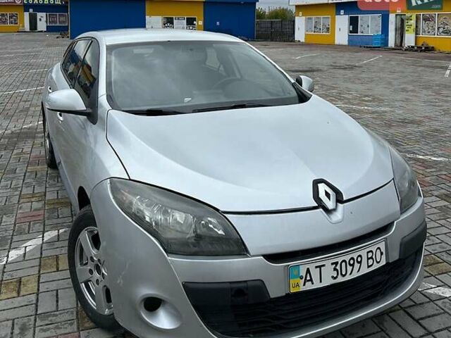 Серый Рено Меган, объемом двигателя 1.46 л и пробегом 239 тыс. км за 5300 $, фото 2 на Automoto.ua