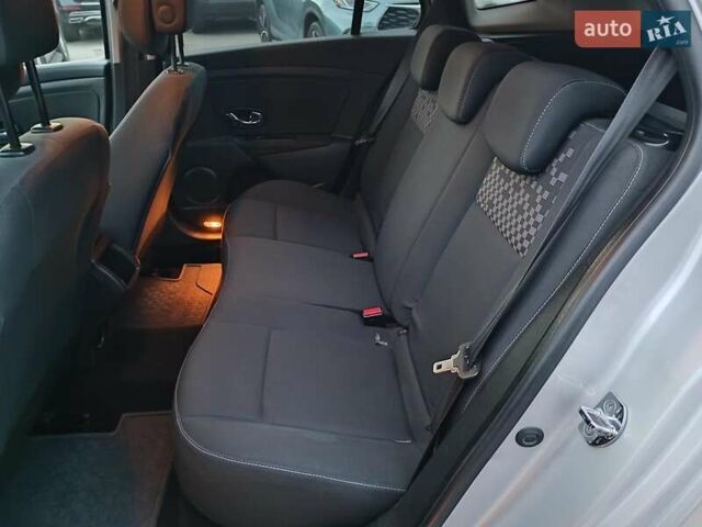 Серый Рено Меган, объемом двигателя 1.5 л и пробегом 269 тыс. км за 7590 $, фото 8 на Automoto.ua