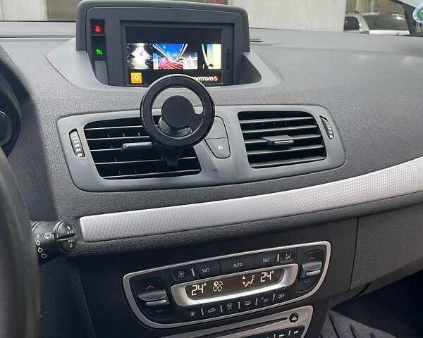 Серый Рено Меган, объемом двигателя 1.9 л и пробегом 200 тыс. км за 7650 $, фото 12 на Automoto.ua