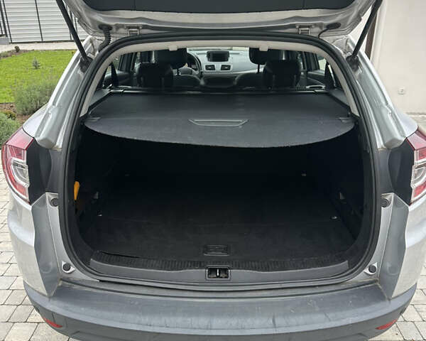 Сірий Рено Меган, об'ємом двигуна 1.46 л та пробігом 195 тис. км за 8500 $, фото 15 на Automoto.ua