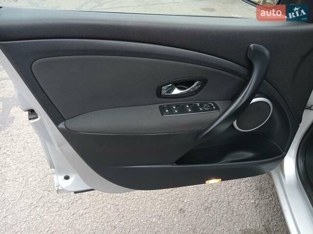 Сірий Рено Меган, об'ємом двигуна 1.5 л та пробігом 280 тис. км за 8250 $, фото 3 на Automoto.ua