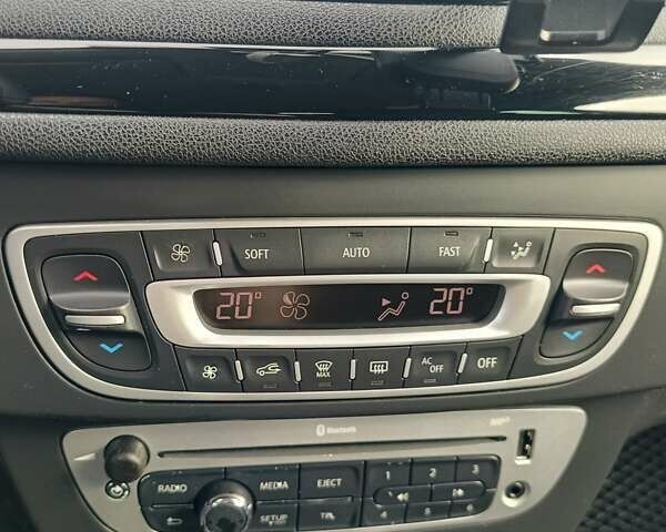 Серый Рено Меган, объемом двигателя 1.5 л и пробегом 263 тыс. км за 8600 $, фото 45 на Automoto.ua