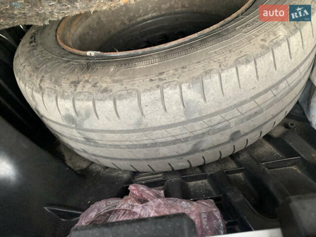 Серый Рено Меган, объемом двигателя 1.46 л и пробегом 317 тыс. км за 7200 $, фото 10 на Automoto.ua