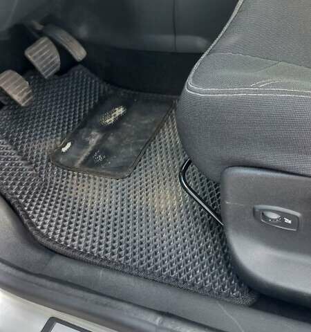 Серый Рено Меган, объемом двигателя 1.46 л и пробегом 203 тыс. км за 7500 $, фото 6 на Automoto.ua