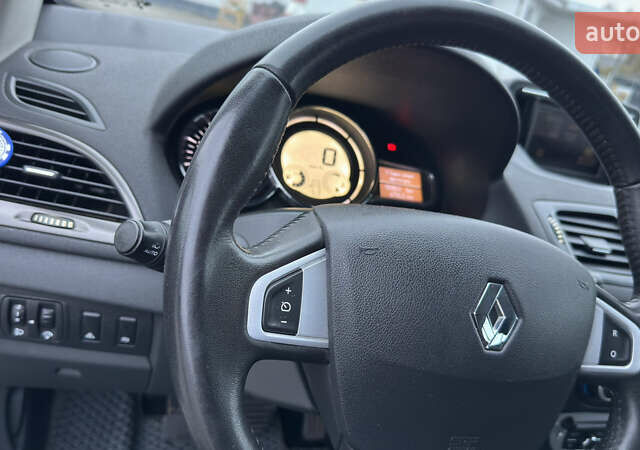 Серый Рено Меган, объемом двигателя 1.46 л и пробегом 183 тыс. км за 8450 $, фото 73 на Automoto.ua