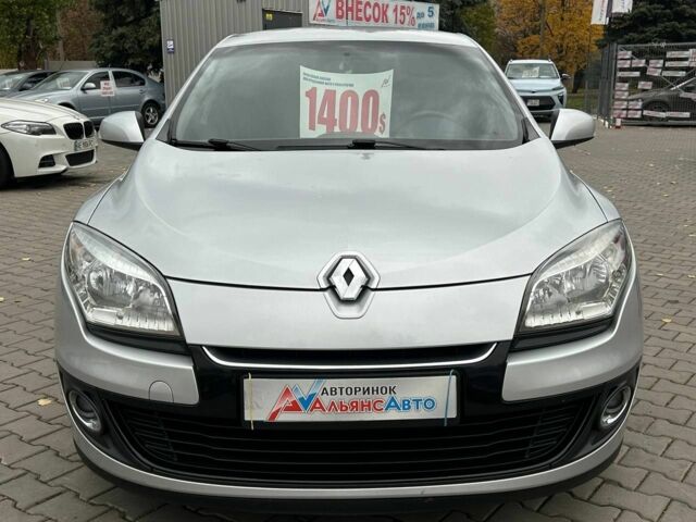 Серый Рено Меган, объемом двигателя 1.5 л и пробегом 289 тыс. км за 7500 $, фото 1 на Automoto.ua