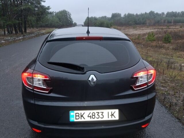 Серый Рено Меган, объемом двигателя 1.5 л и пробегом 262 тыс. км за 6300 $, фото 3 на Automoto.ua