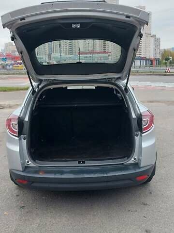 Рено Меган 2012 в Киеве на Automoto.ua Серый Рено Меган, объемом двигателя 1.46 л и пробегом 260 тыс. км за 8800 $, фото 17 на Automoto.ua