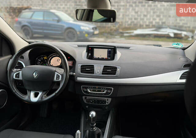 Серый Рено Меган, объемом двигателя 1.5 л и пробегом 215 тыс. км за 7600 $, фото 37 на Automoto.ua