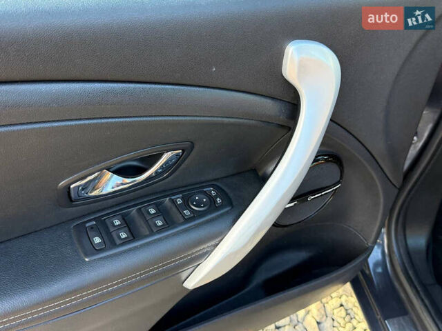 Серый Рено Меган, объемом двигателя 1.5 л и пробегом 235 тыс. км за 8500 $, фото 40 на Automoto.ua