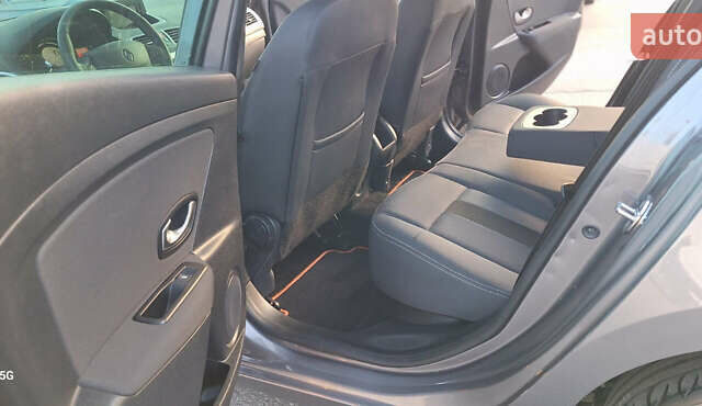 Серый Рено Меган, объемом двигателя 1.6 л и пробегом 210 тыс. км за 7550 $, фото 28 на Automoto.ua