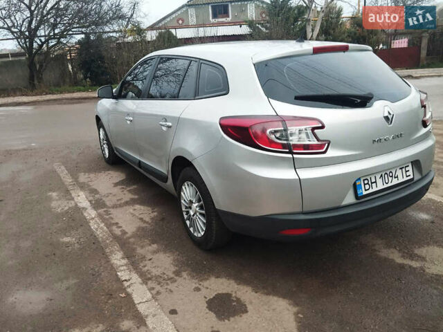 Серый Рено Меган, объемом двигателя 1.5 л и пробегом 228 тыс. км за 6900 $, фото 5 на Automoto.ua