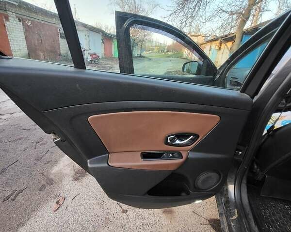 Серый Рено Меган, объемом двигателя 1.5 л и пробегом 175 тыс. км за 8000 $, фото 8 на Automoto.ua