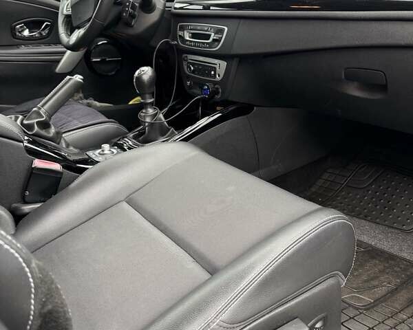 Серый Рено Меган, объемом двигателя 0 л и пробегом 148 тыс. км за 3781 $, фото 12 на Automoto.ua