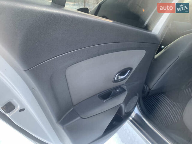 Сірий Рено Меган, об'ємом двигуна 1.5 л та пробігом 275 тис. км за 6350 $, фото 19 на Automoto.ua