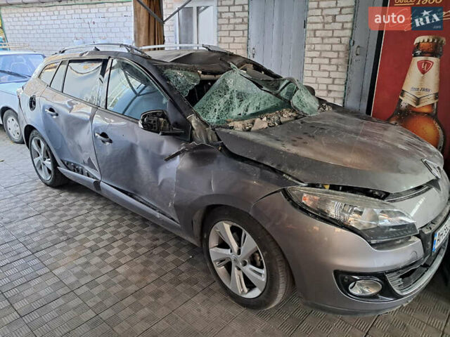 Рено Меган 2012 в Славянске на Automoto.ua Серый Рено Меган, объемом двигателя 1.46 л и пробегом 200 тыс. км за 3500 $, фото 3 на Automoto.ua