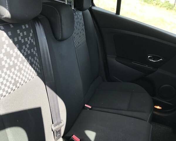 Рено Меган 2012 у Лубнах на Automoto.ua Сірий Рено Меган, об'ємом двигуна 1.5 л та пробігом 289 тис. км за 7800 $, фото 4 на Automoto.ua