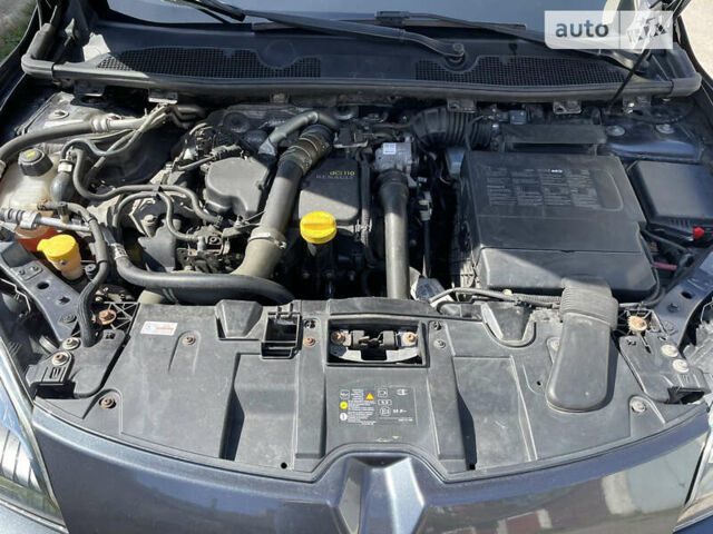 Сірий Рено Меган, об'ємом двигуна 1.46 л та пробігом 200 тис. км за 8620 $, фото 34 на Automoto.ua