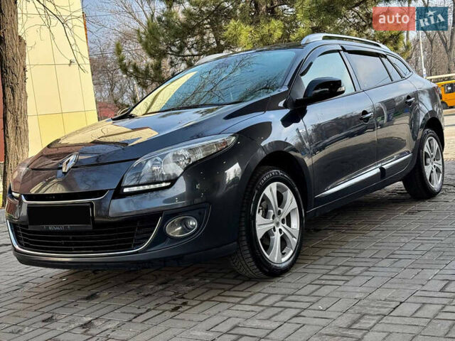Сірий Рено Меган, об'ємом двигуна 1.5 л та пробігом 240 тис. км за 7950 $, фото 1 на Automoto.ua