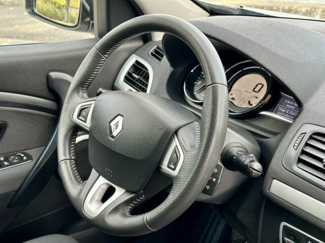 Серый Рено Меган, объемом двигателя 1.6 л и пробегом 277 тыс. км за 7000 $, фото 17 на Automoto.ua