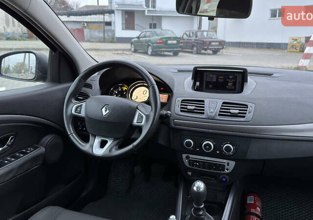 Серый Рено Меган, объемом двигателя 1.46 л и пробегом 183 тыс. км за 8450 $, фото 93 на Automoto.ua