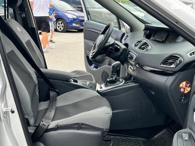 Сірий Рено Меган, об'ємом двигуна 1.5 л та пробігом 275 тис. км за 7990 $, фото 33 на Automoto.ua