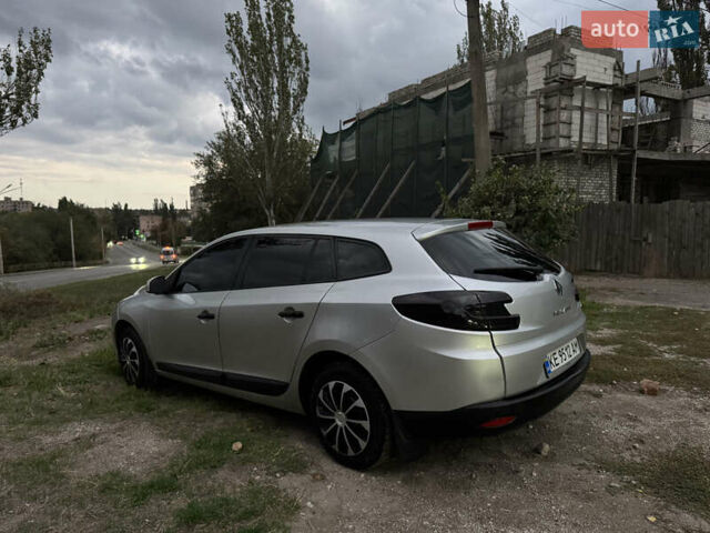 Серый Рено Меган, объемом двигателя 1.46 л и пробегом 220 тыс. км за 6600 $, фото 3 на Automoto.ua