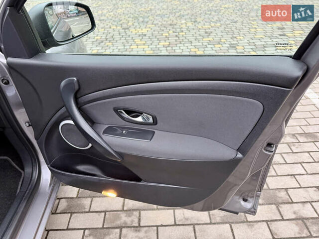 Серый Рено Меган, объемом двигателя 1.6 л и пробегом 176 тыс. км за 9200 $, фото 29 на Automoto.ua