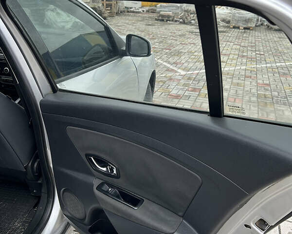 Серый Рено Меган, объемом двигателя 1.46 л и пробегом 239 тыс. км за 5300 $, фото 17 на Automoto.ua