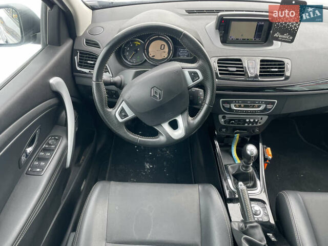 Сірий Рено Меган, об'ємом двигуна 1.46 л та пробігом 281 тис. км за 7990 $, фото 26 на Automoto.ua