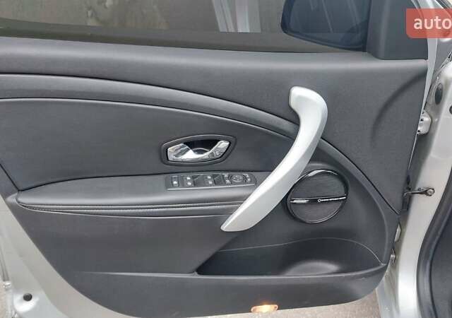 Сірий Рено Меган, об'ємом двигуна 1.46 л та пробігом 300 тис. км за 7800 $, фото 8 на Automoto.ua