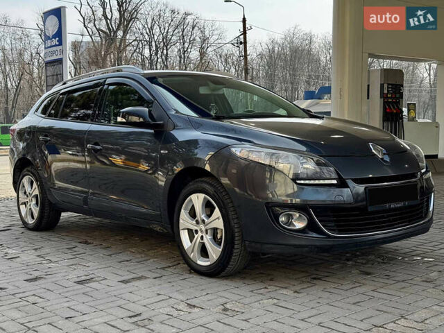 Сірий Рено Меган, об'ємом двигуна 1.5 л та пробігом 240 тис. км за 7950 $, фото 2 на Automoto.ua