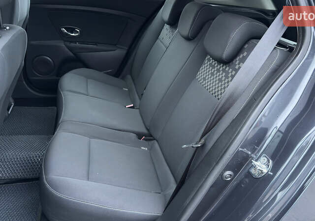 Серый Рено Меган, объемом двигателя 1.46 л и пробегом 183 тыс. км за 8450 $, фото 83 на Automoto.ua