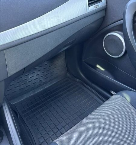 Серый Рено Меган, объемом двигателя 1.5 л и пробегом 235 тыс. км за 7950 $, фото 47 на Automoto.ua