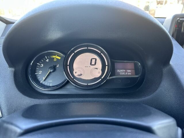 Серый Рено Меган, объемом двигателя 1.5 л и пробегом 353 тыс. км за 6900 $, фото 6 на Automoto.ua