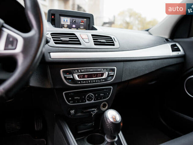 Серый Рено Меган, объемом двигателя 1.46 л и пробегом 189 тыс. км за 7950 $, фото 22 на Automoto.ua