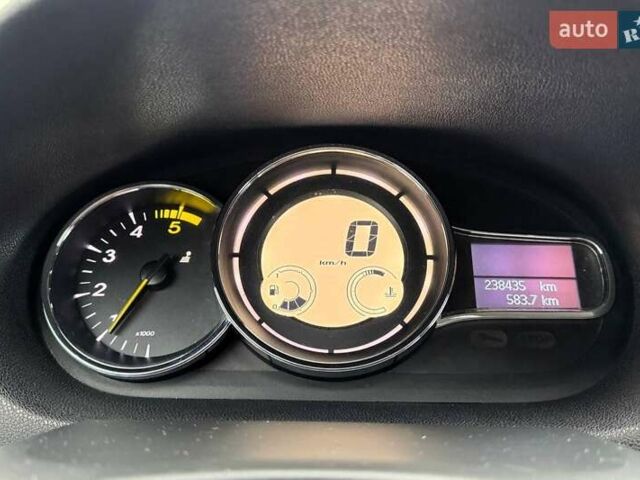 Сірий Рено Меган, об'ємом двигуна 1.46 л та пробігом 238 тис. км за 7990 $, фото 17 на Automoto.ua