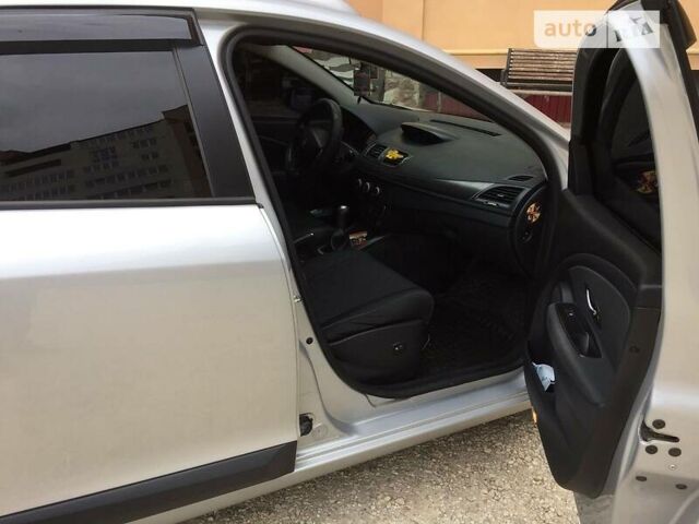 Серый Рено Меган, объемом двигателя 1.5 л и пробегом 275 тыс. км за 6800 $, фото 12 на Automoto.ua