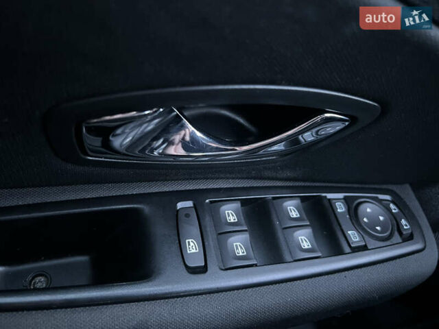 Серый Рено Меган, объемом двигателя 1.5 л и пробегом 230 тыс. км за 8200 $, фото 34 на Automoto.ua