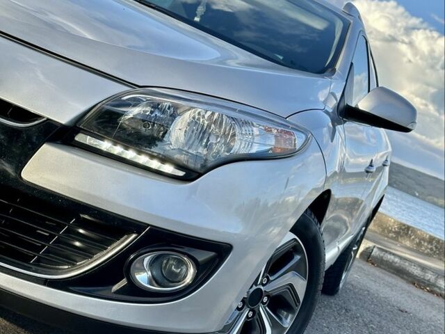 Серый Рено Меган, объемом двигателя 1.6 л и пробегом 277 тыс. км за 7000 $, фото 4 на Automoto.ua