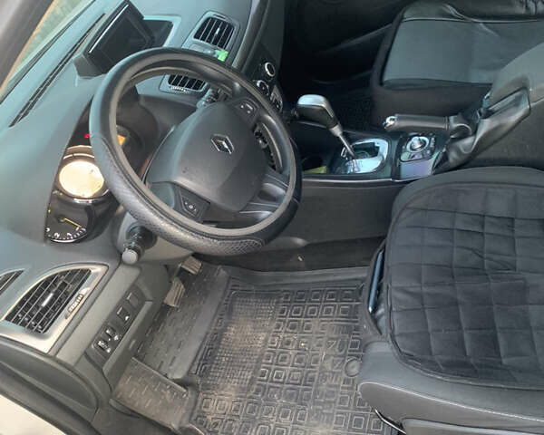 Серый Рено Меган, объемом двигателя 1.46 л и пробегом 317 тыс. км за 7200 $, фото 5 на Automoto.ua