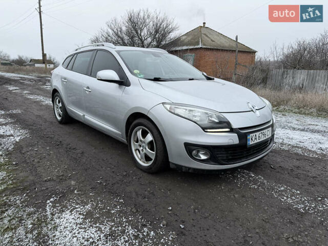 Сірий Рено Меган, об'ємом двигуна 1.5 л та пробігом 260 тис. км за 6900 $, фото 3 на Automoto.ua