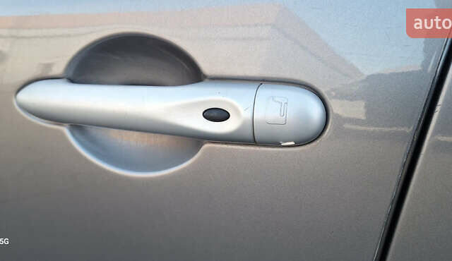 Серый Рено Меган, объемом двигателя 1.6 л и пробегом 210 тыс. км за 7550 $, фото 32 на Automoto.ua